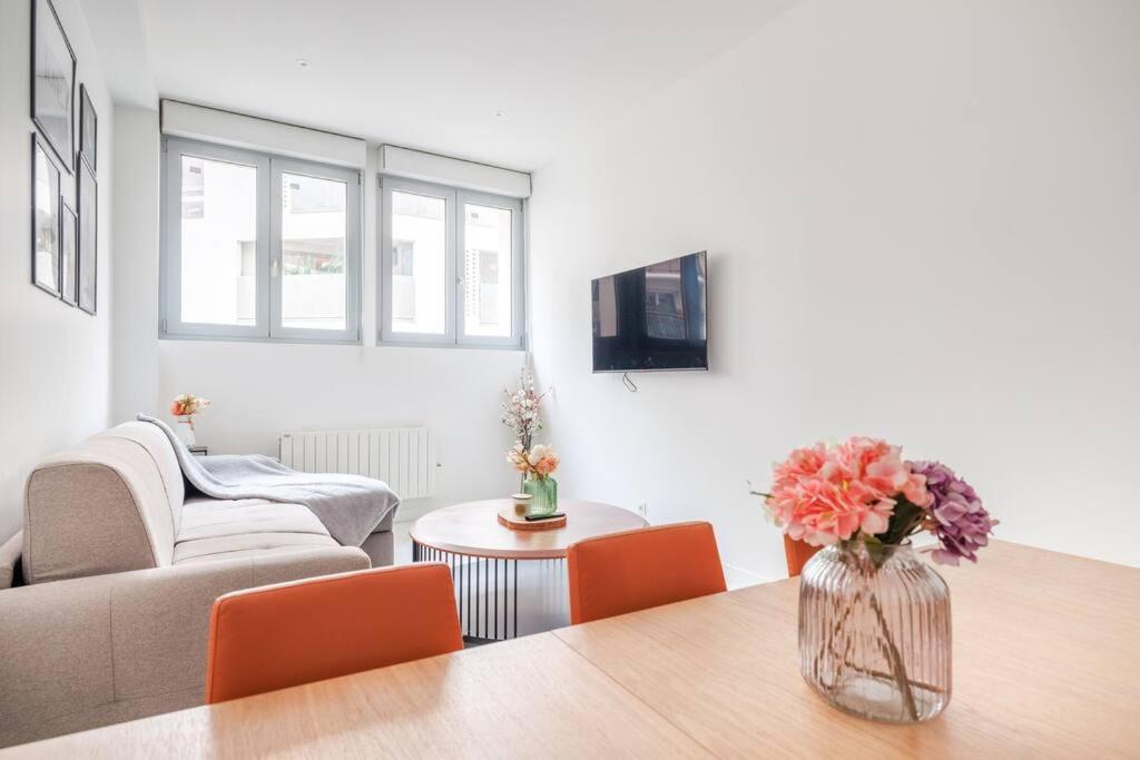 Cosy Flat For 6 People #2 Asnières Exterior foto